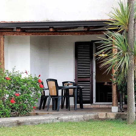 Villaggio Pineta Petto Bianco Hotel apartamentowy 4*