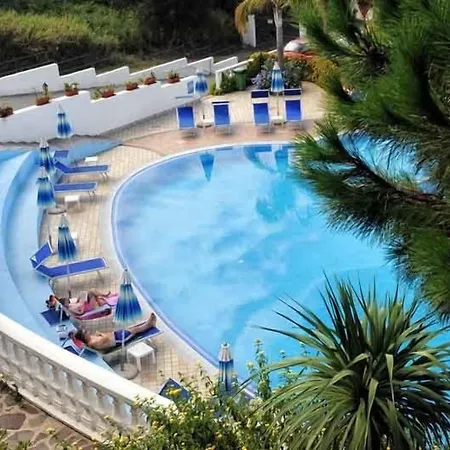 Villaggio Pineta Petto Bianco Capo Vaticano