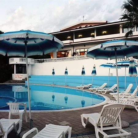 Hotel apartamentowy Villaggio Pineta Petto Bianco