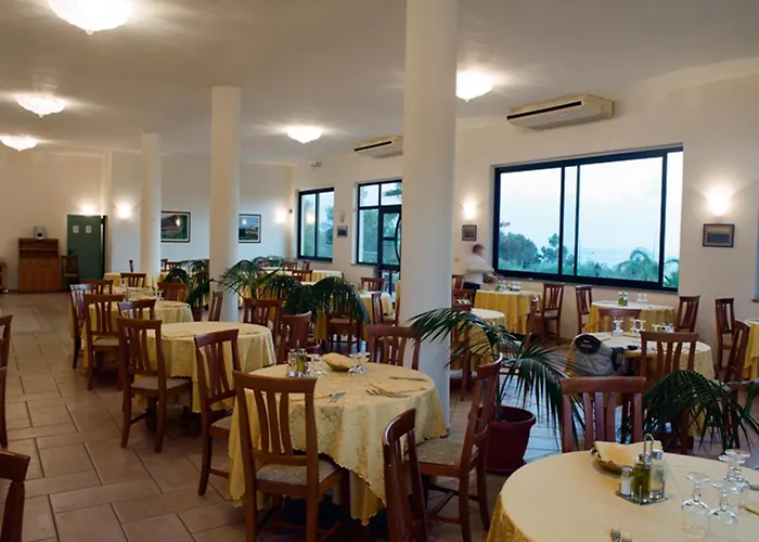 Villaggio Pineta Petto Bianco Capo Vaticano