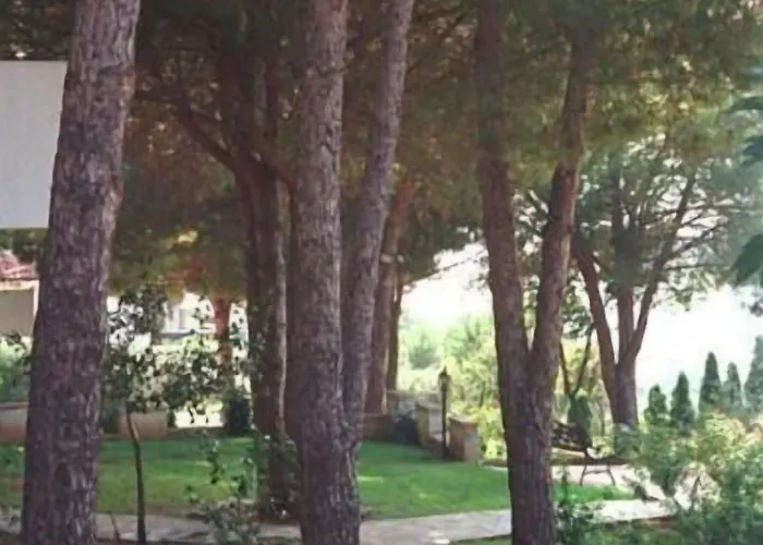 Lägenhetshotell Villaggio Pineta Petto Bianco 4*