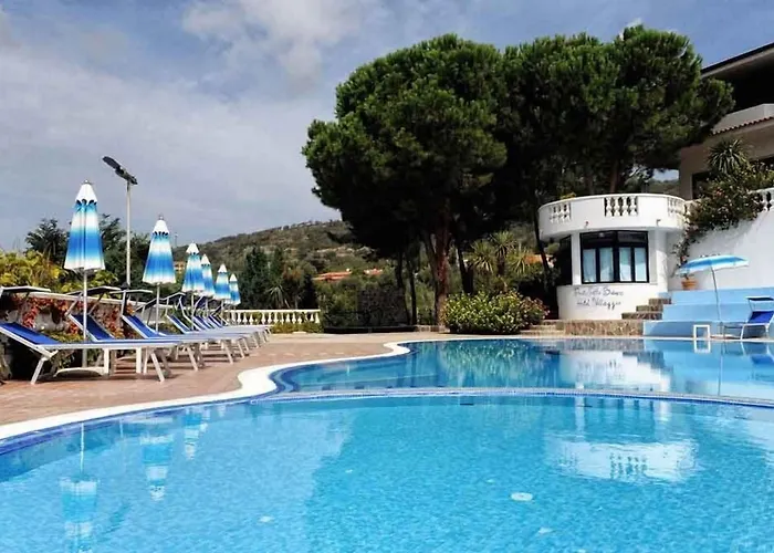 Villaggio Pineta Petto Bianco Capo Vaticano