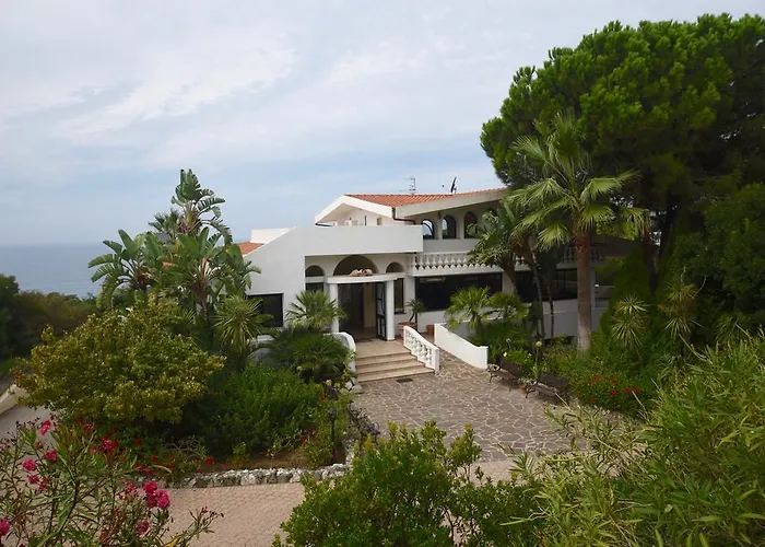 Lägenhetshotell Villaggio Pineta Petto Bianco