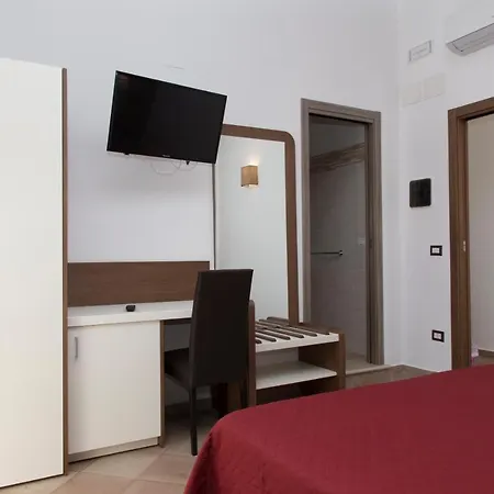 Hotel apartamentowy Villaggio Pineta Petto Bianco Capo Vaticano