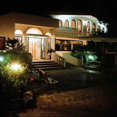 Apartahotel Villaggio Pineta Petto Bianco Capo Vaticano