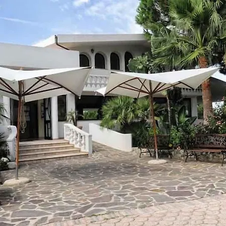 Villaggio Pineta Petto Bianco Apartahotel