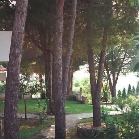 Apartahotel Villaggio Pineta Petto Bianco 4*