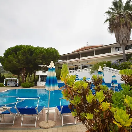 Apartahotel Villaggio Pineta Petto Bianco Capo Vaticano