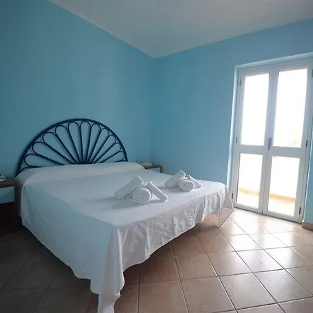 Villaggio Pineta Petto Bianco 4* Capo Vaticano