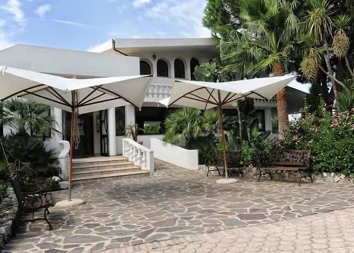 Villaggio Pineta Petto Bianco Aparthotel