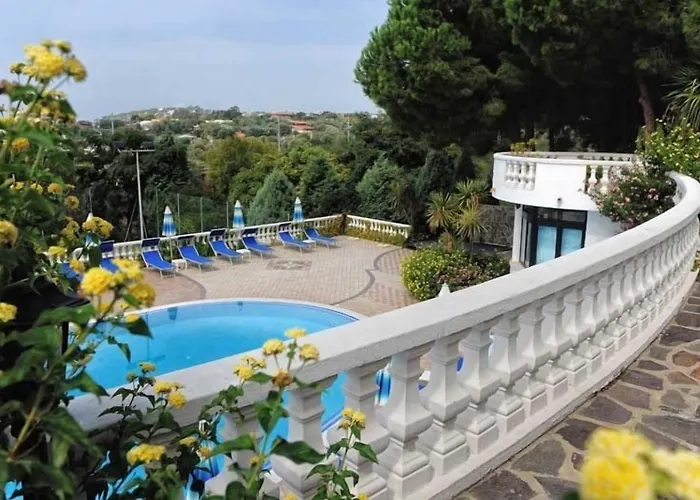 Villaggio Pineta Petto Bianco Aparthotel 4*