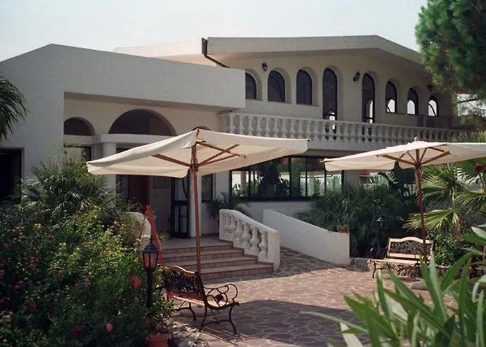 Villaggio Pineta Petto Bianco Aparthotel 4*