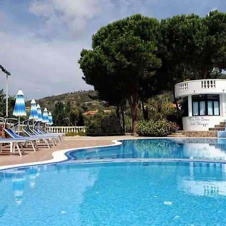 Villaggio Pineta Petto Bianco 4* Capo Vaticano